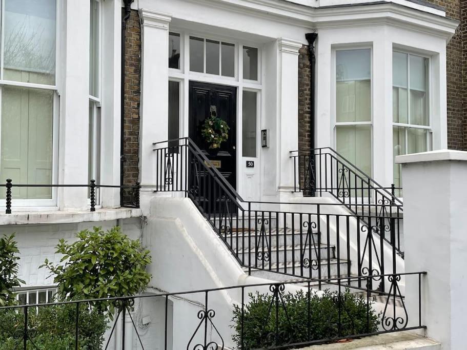 Stylish 3-Bedroom Flat In Kensington Londra Exterior foto