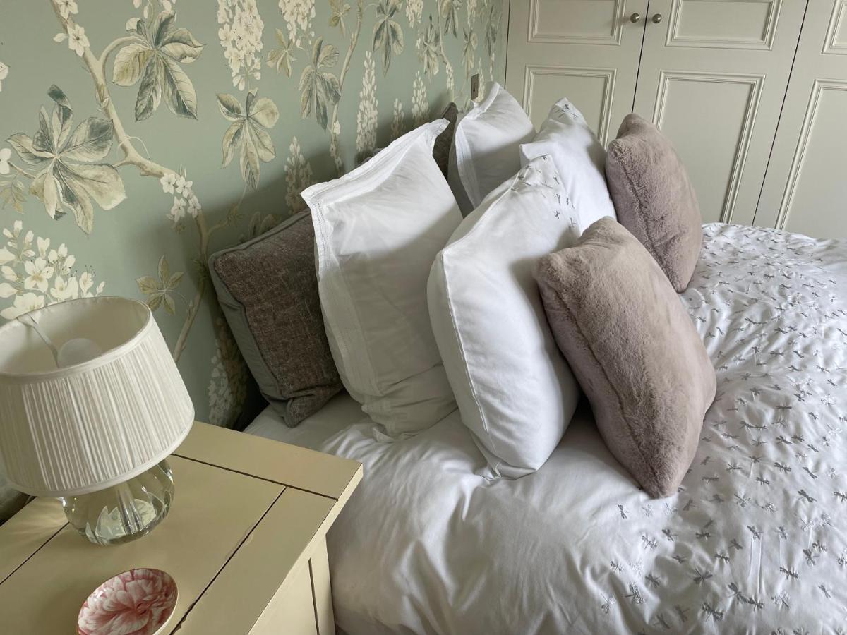 Stylish 3-Bedroom Flat In Kensington Londra Exterior foto