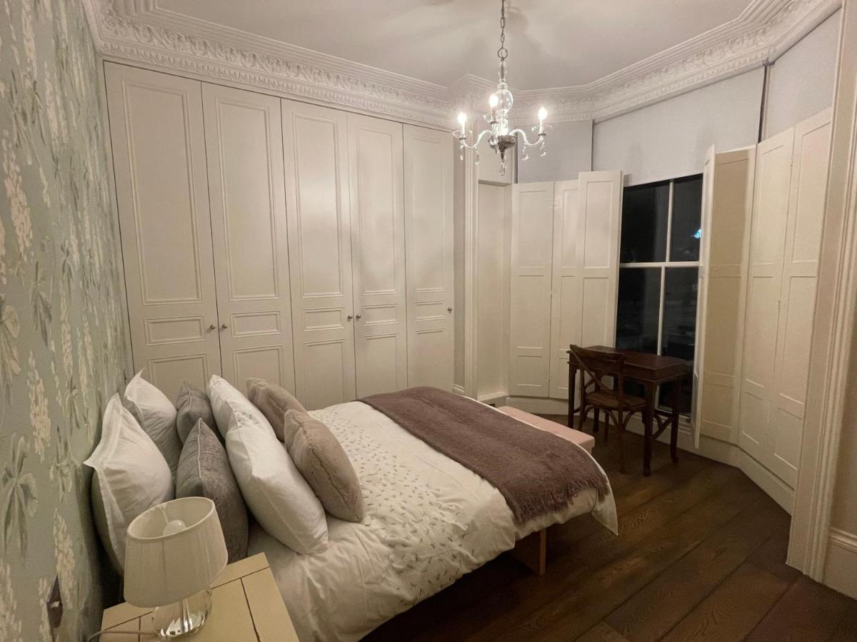 Stylish 3-Bedroom Flat In Kensington Londra Exterior foto